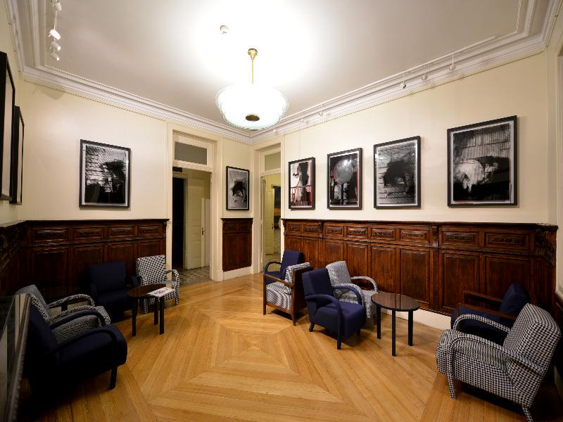 8012102C8452E577ECFBF4ADBD7EB3A3