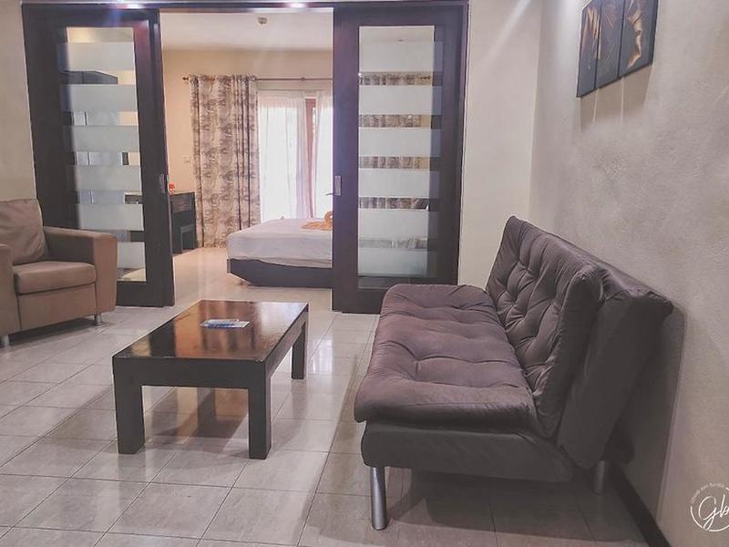 E67A094EA6E3982FD4D263B648DE08EF