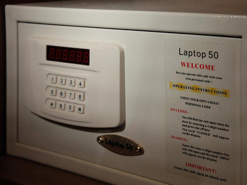 197F031E776C1037D43D9B44009A7701