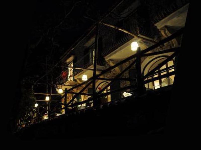 F9BBAA40F0E02725FCA91F5AE2FDA83A