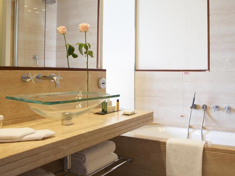 3D2466515934F98D17F600132915EB70