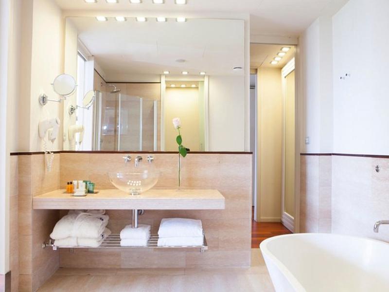 91C2E71D98BFC7D80FD665F0DC64890E