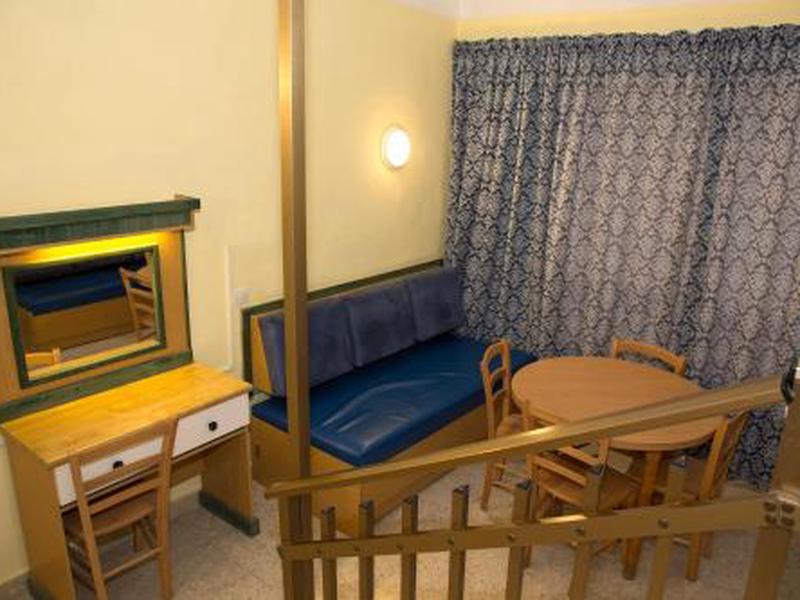 3FF67500FF9E2514C4BF7C0335BB0D41