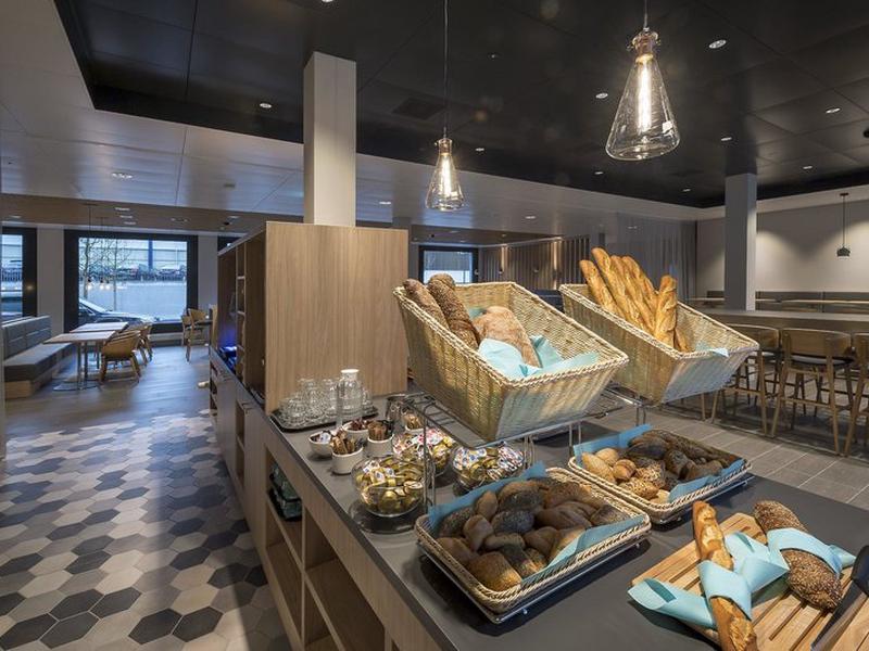 E0E149D70051AD66A223A1ED29BB93C4