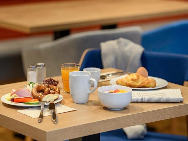 C5A24E5227F56A87B3B9403ED250A6B0