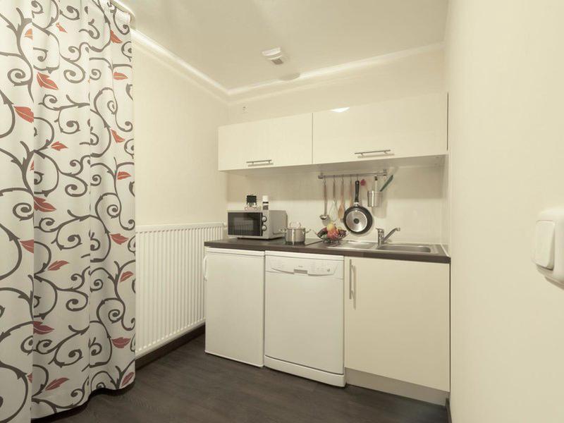 6E78A1B33383866869B9FD461F78BA69