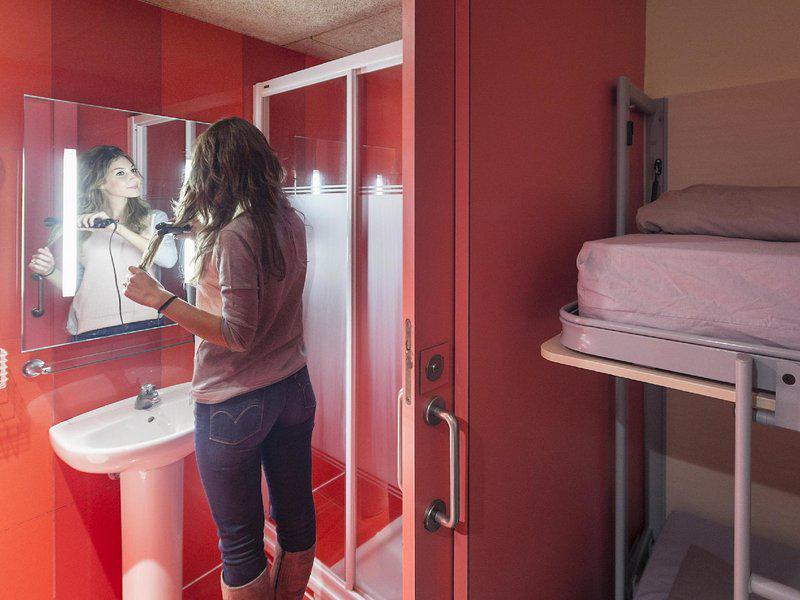 B8D541E147397E4B2A225A6E194E6F55