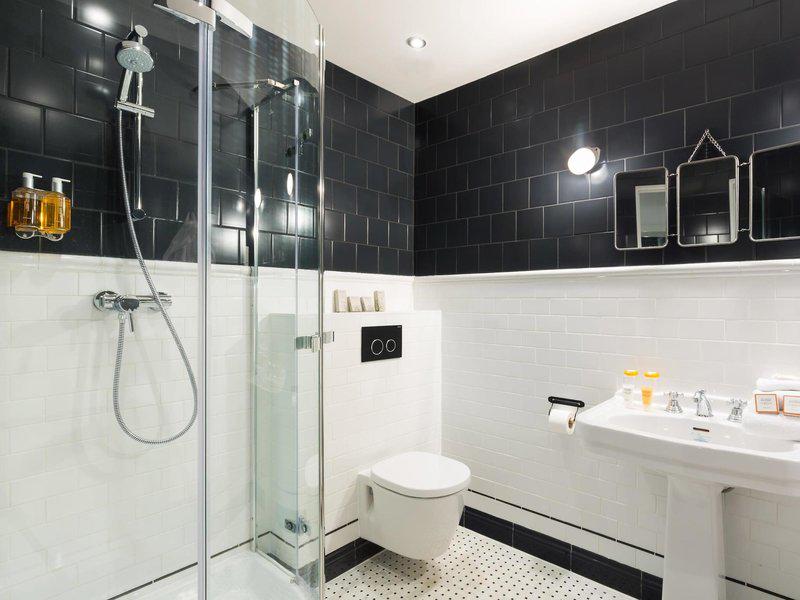 16DD256DC2A97FF7C1443DAC4E6447E0