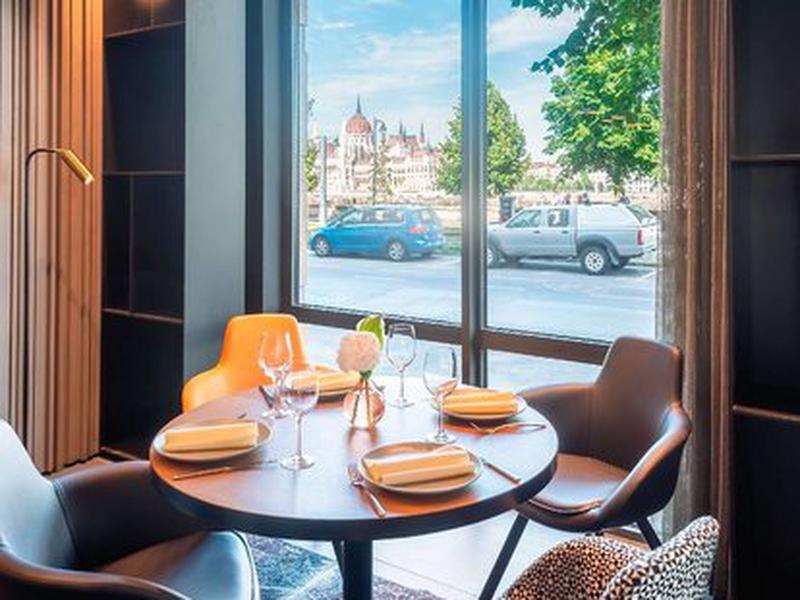 BF53A7E67FF3A3B3521E1E1A023F7F3E