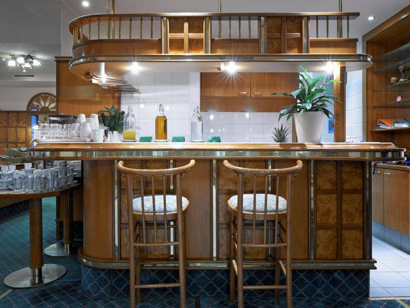 BF9EFA1AEF396483606958C4B2A966D5