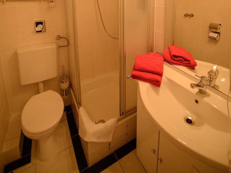 E82E9D902B9D9C39AF177BCD6FAAA481