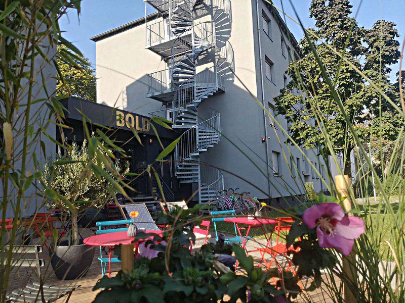 00ADE8763DDC9608E88E4702750B70BA