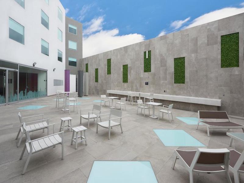 94A3E630D61A9EE0A141322E33228F21