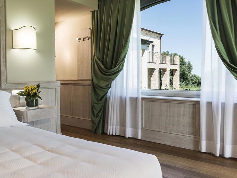 211D328D6BD2F7A7A7D6076E77F4F43B