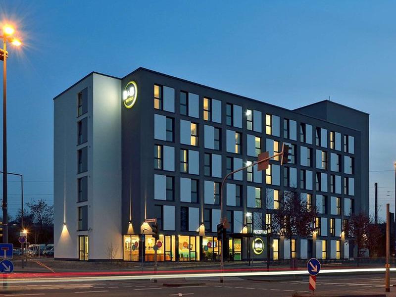 0B92404E4948535847E4049049D50748