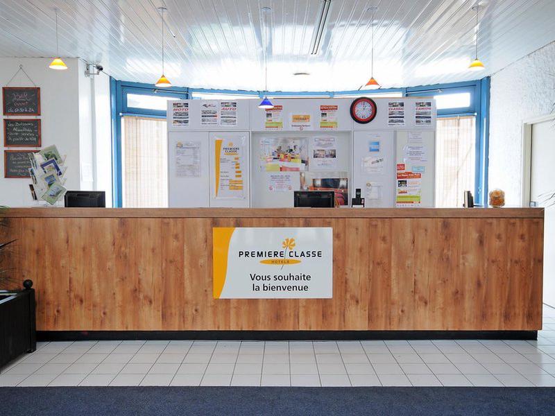 B09FC2DED6A2228DF383D3C15663DE7E