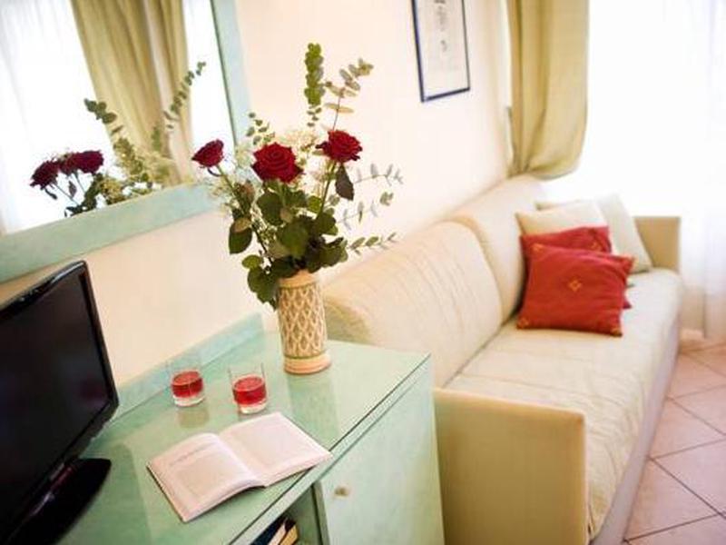 27F6CBF36779E77A9CF162A174F665A2