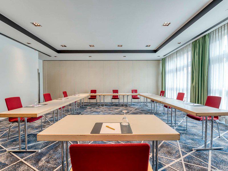 17668BEA668C07AC33EE4CDEFC65A946