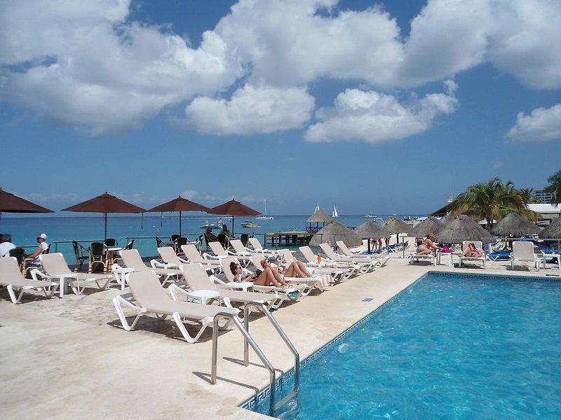 0A36FE3A6825576C055907F17AFCCF8F