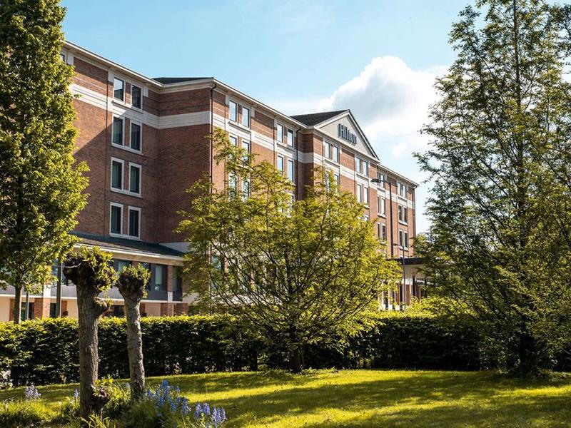 1768E44313BF480FC4F774D38B1DAE85