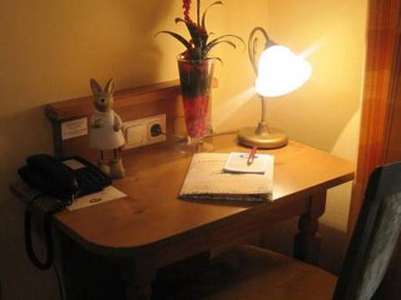 4A6DE5FC67A56DB40E1D2243E3EE4BC2