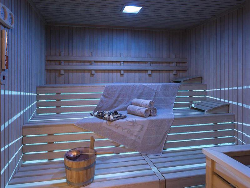 4C4B56CB336F979BD6CB7935EA3992DD