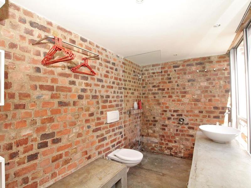 421E542D3F76AEE7E9E7D251D864EFAA