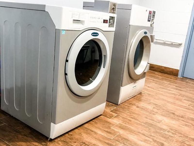 E8B22AF7BD4E5FCB998C85FE1A53476B