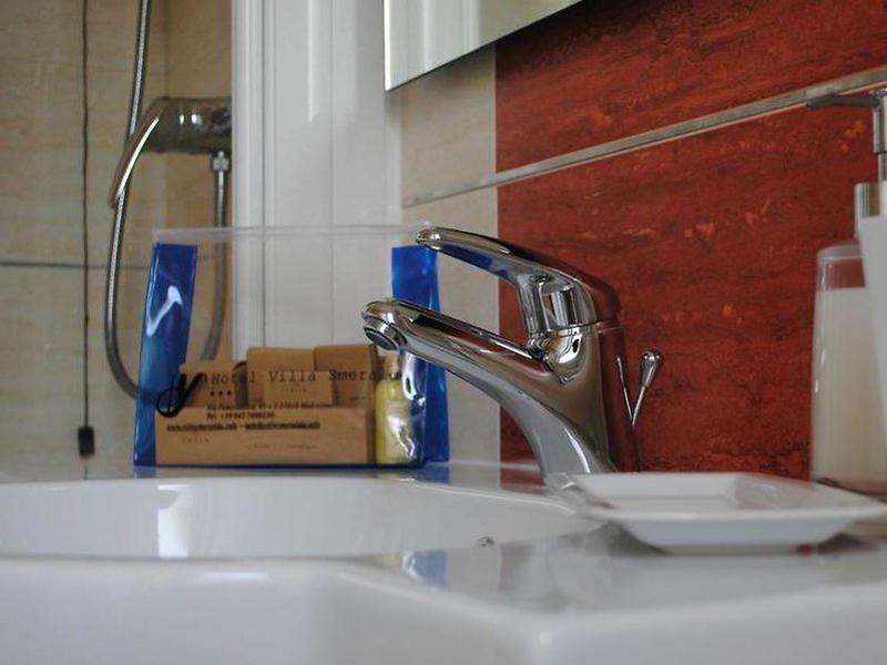 023FE9C60468063D970CA295BA6A29FE