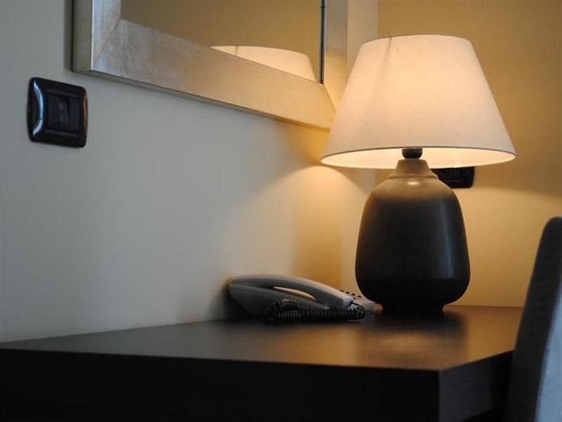 5CC27CECB7426AFDA19B2E2A7405F18E