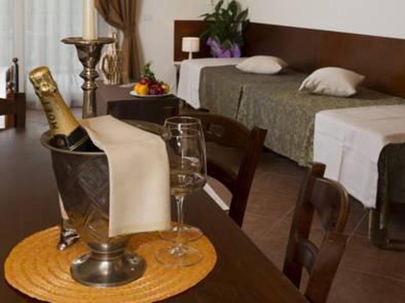 E8A3F226D873B36DB8EE6BA66AF1D09A