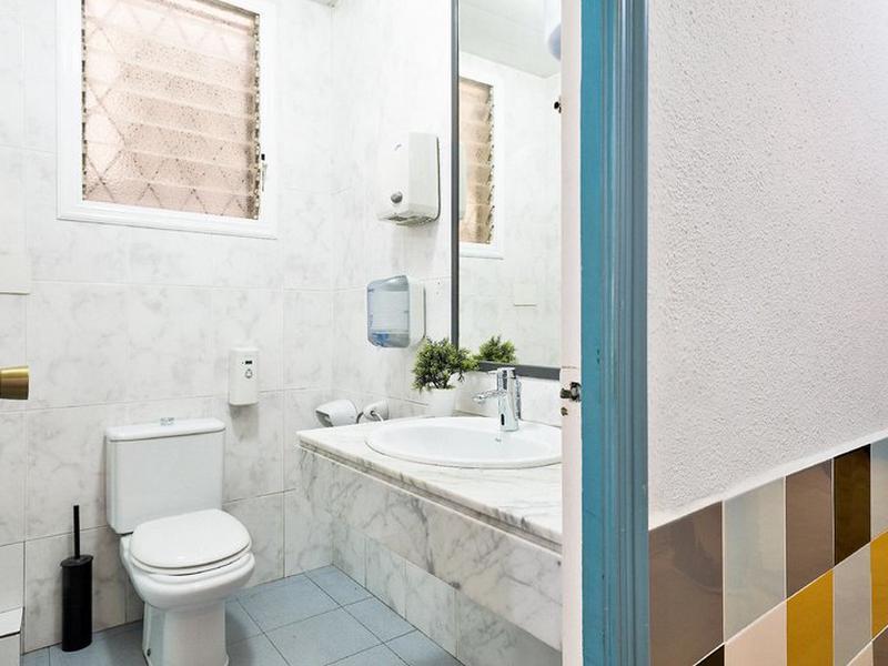 D40198E2418DFD30B5B0DA9428F305E9