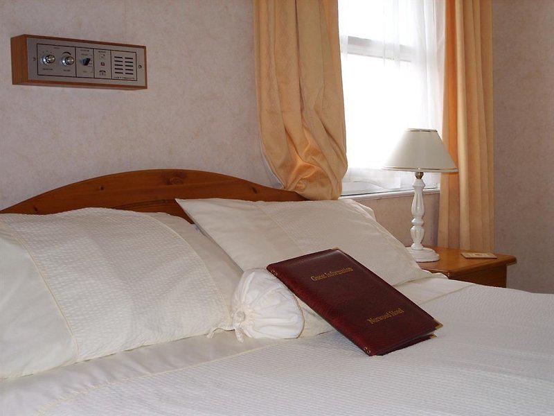 64A3BB06CDF792E3C305C6C06203A5AE