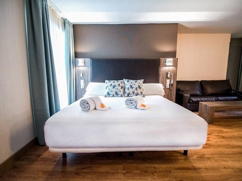 2C2060083A44A6478C30DE0A8E9C18D4