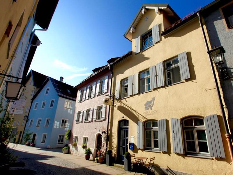 F0CF6F7DA6B4E9C6730593E52B4EFA23