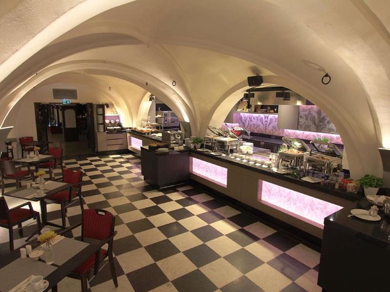 6B2ECEDFDC1F34A5B34FE3B91E5DFE9B