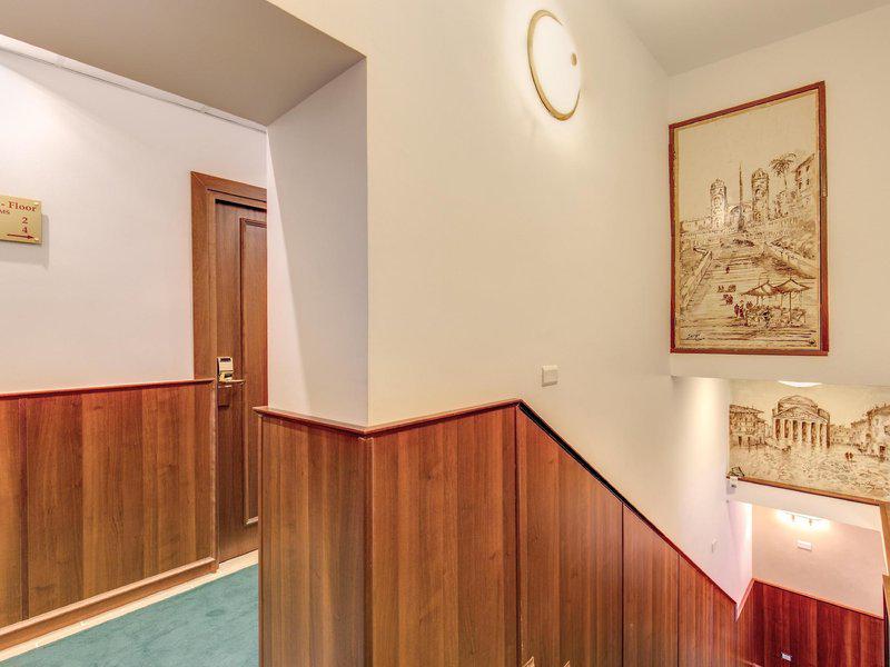 4FB94A06952328E954D00CE95FFF39A6