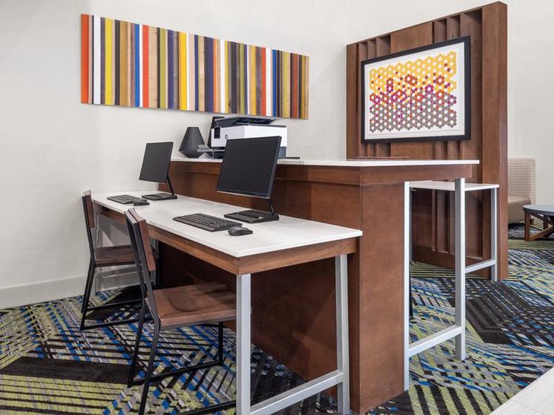 45CAB9430DCD23729F2F0B3A3E81415C