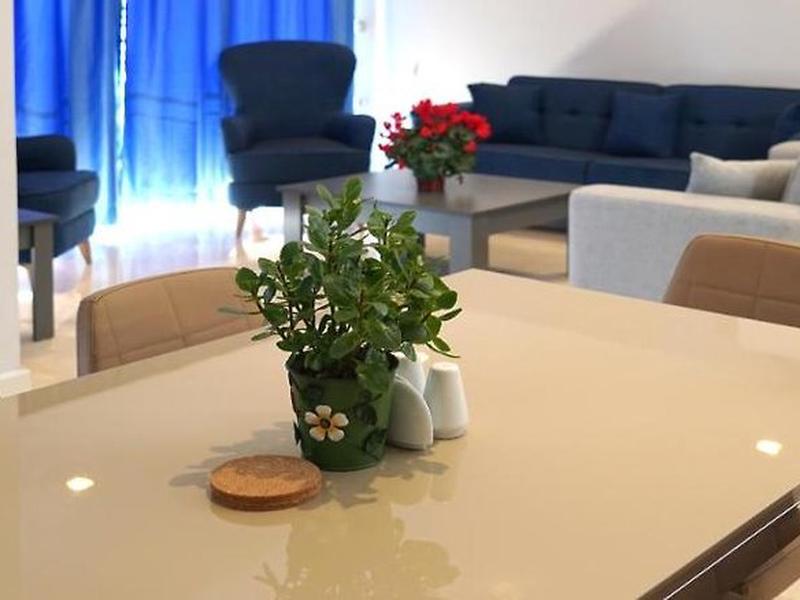 B5DA5E82DF627C5081F1EA34CBC8B386