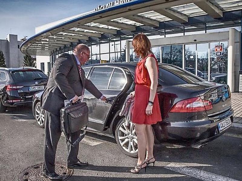 F510D867BC966FA5D0FB87308C2F49C4