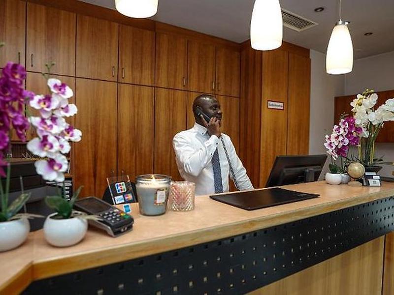 AAE5D7F16685BE8310C4EDAD7B5544FC