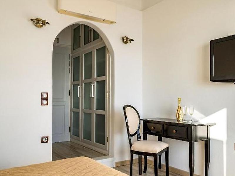 F352B33D1E99E0D18A50F5AD21F7F9BF