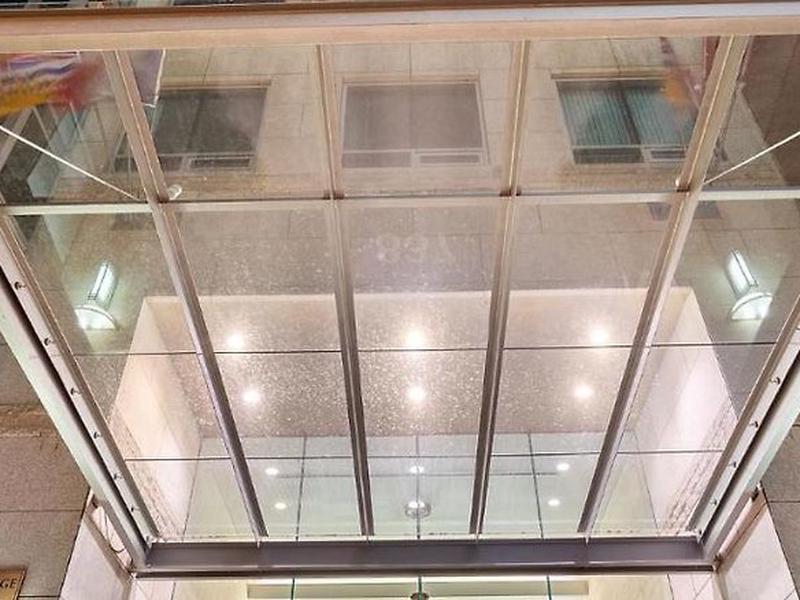 8B9DD19BBE10B473783F1C9360EF2826