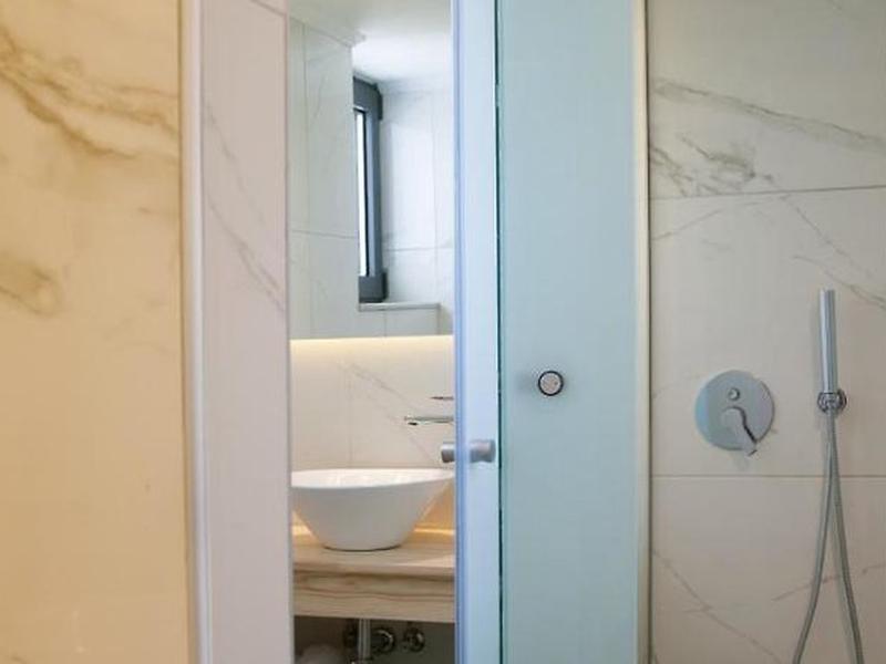 04976AB7E61B6C54A8DFB1C9EAF4CBF7