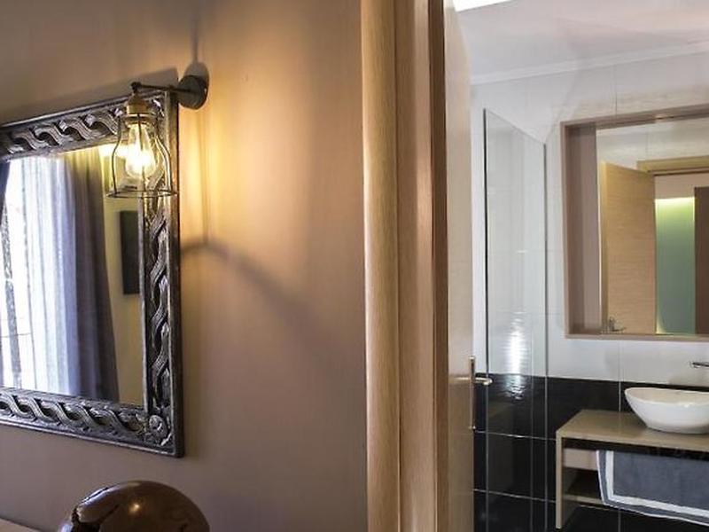 E009033B8122381DB460DAC5D2B0FBAA