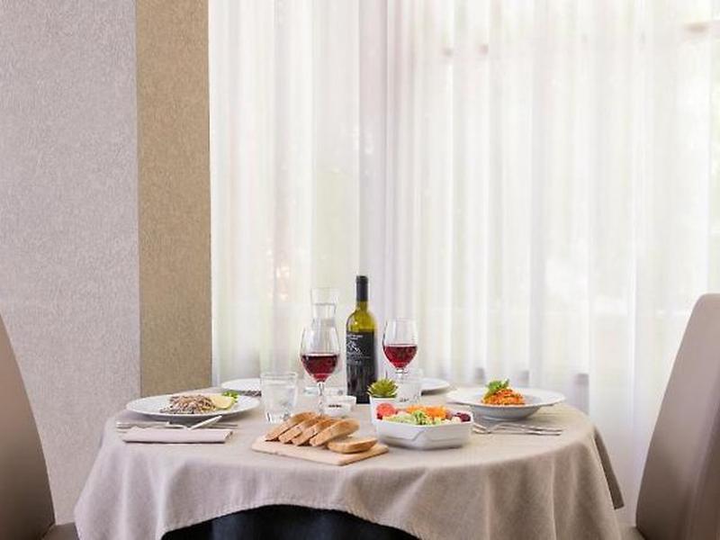 DA3532D277AAC608EEA144C4B532DB44