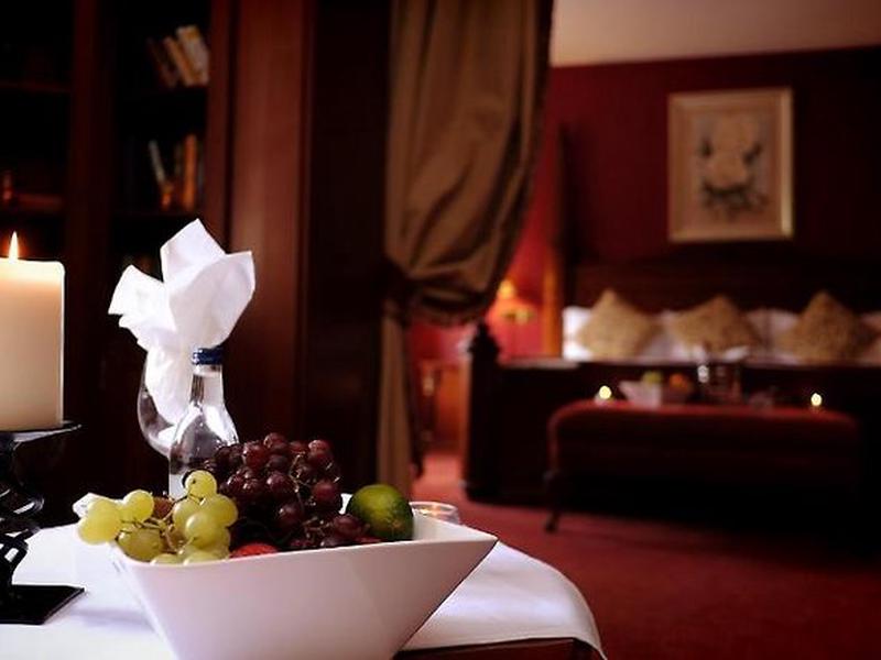 61CC5C0ECC426210406302C36D4DB3EF