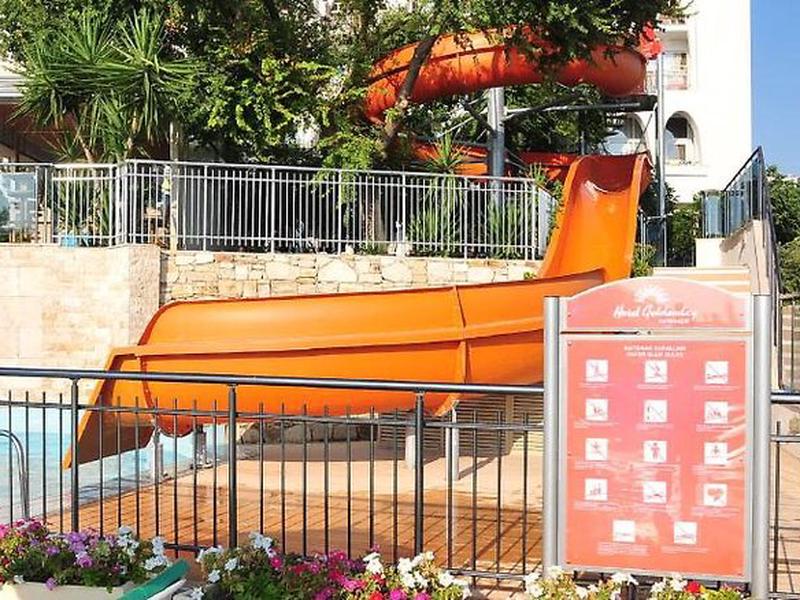 AFC7E09E10FAED6075CAA75BFA15C52B