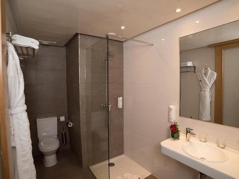 8ED02476569179017AE2342A4A6D7C36