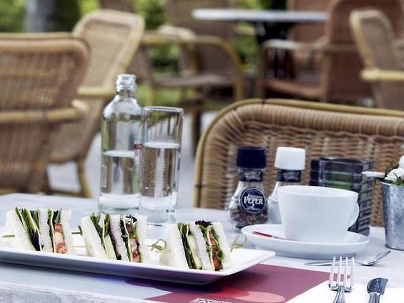 8BF0E6434841EDD1DCAEA9D2F66D1D17